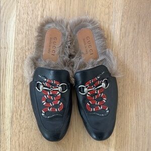 Gucci Black Leather Fur-Trim Mules with Red Snake Embroidery
